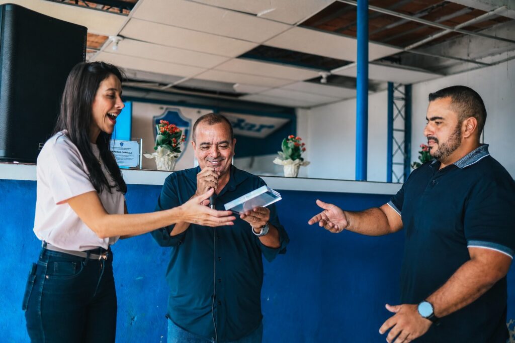 Prefeita Mariana Canella recebe homenagem da Sociedade Esportiva Belford Roxo que disputa final do Estadual Sub-20 B2