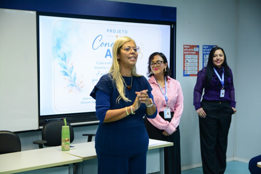 Secretaria de Educação promove Encontro Conecta AEE para professores das Salas de Recursos da rede municipal