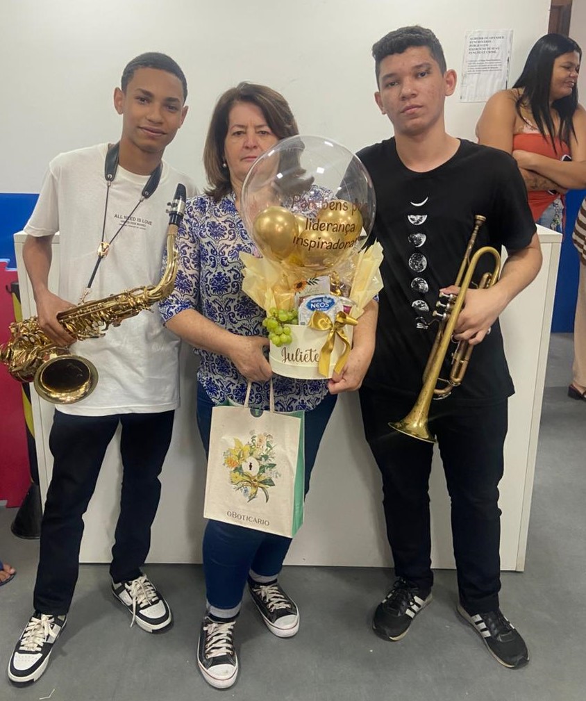 Centro Especializado de Reabilitação as Crianças Neuroatípicas celebra aniversário com festividade e reconhecimento à gestão da unidade