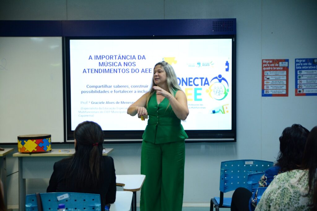 Secretaria de Educação promove Encontro Conecta AEE para professores das Salas de Recursos da rede municipal