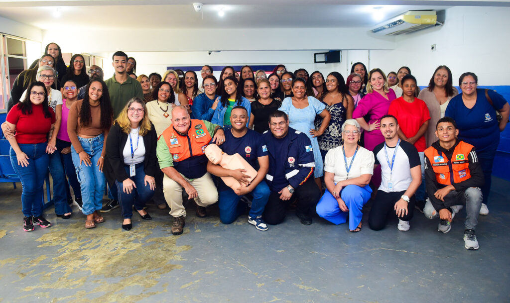 Parceria intersetorial capacita educadores da rede municipal de Belford Roxo em primeiros socorros