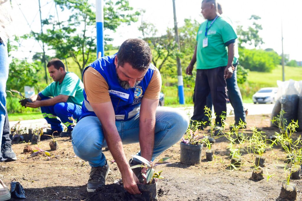 Pessoas em situação de rua fazem Oficina de Jardinagem em Belford Roxo e Passeiam no Sítio Burle Marx