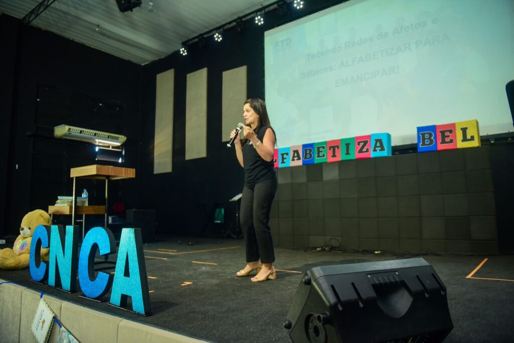 Secretaria de Educação promove Encontro de Professores Alfabetizadores com o tema “Tecendo Redes de Afeto e Saberes – Alfabetizar Para Emancipar”