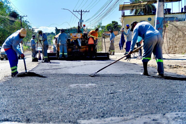 Obras na Avenida Automóvel Clube avançam em direção ao Jardim Gláucia