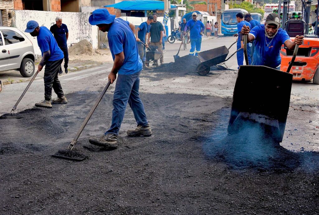 Prefeitura faz recapeamento em importante avenida de Heliópolis