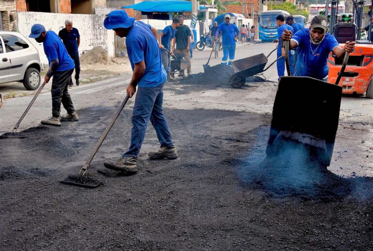 Prefeitura faz recapeamento em importante avenida de Heliópolis