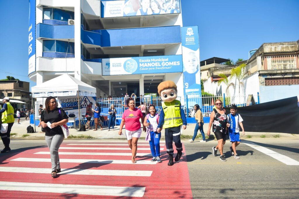 Prefeitura lança campanha para evitar acidentes e atropelamentos em frente a escolas e locais movimentados