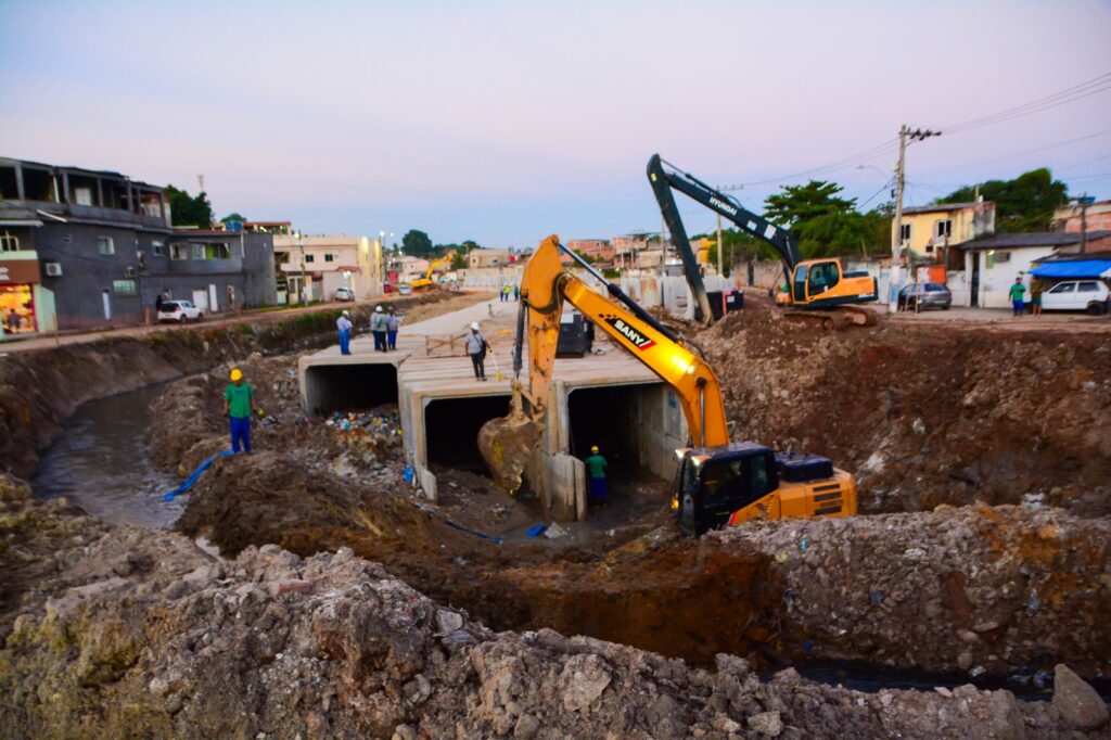 Obras de Canalização do Maxambomba seguem em ritmo acelerado evitando enchentes na região do entorno do canal