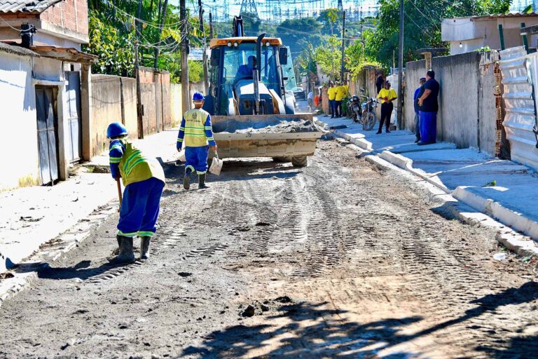 Obras de infraestrutura e pavimentação no Condomínio Novo Lar em Santa Tereza seguem avançando em Belford Roxo