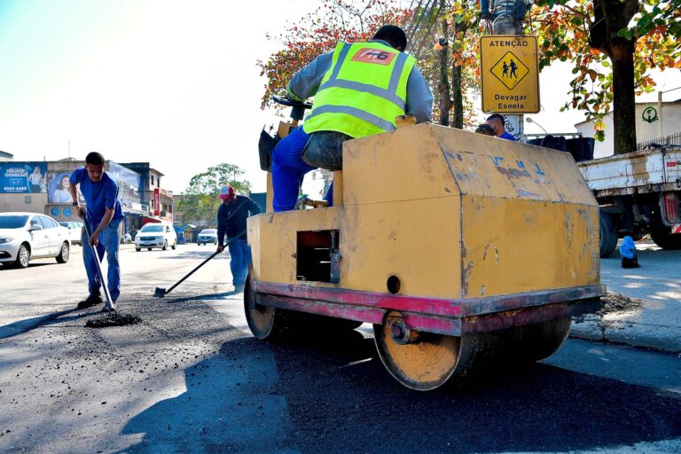 Prefeitura realiza recapeamento asfáltico na Avenida Joaquim da Costa Lima em São Bernardo