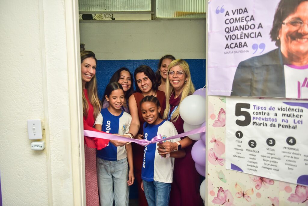 Escola Municipal Tenente Mozart Pereira recebe Programa Rio Lilás do Tribunal de Justiça do RJ de combate à violência doméstica