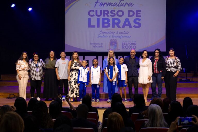 Secretaria Municipal de Educação promove cerimônia de formatura de 75 servidores no Curso de Libras – Língua Brasileira de Sinais
