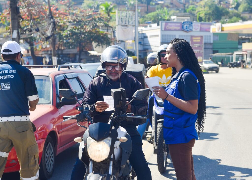 Prefeitura lança campanha para evitar acidentes e atropelamentos em frente a escolas e locais movimentados