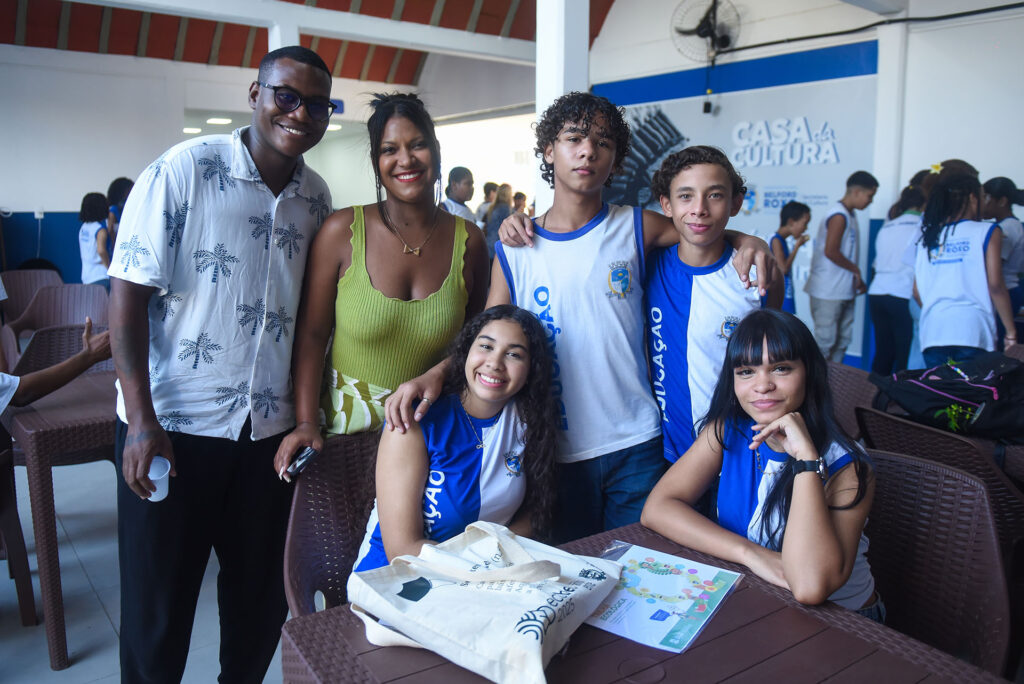 Prefeitura homenageia 10 estudantes que se destacaram no concurso ‘Um Futuro Ancestral’