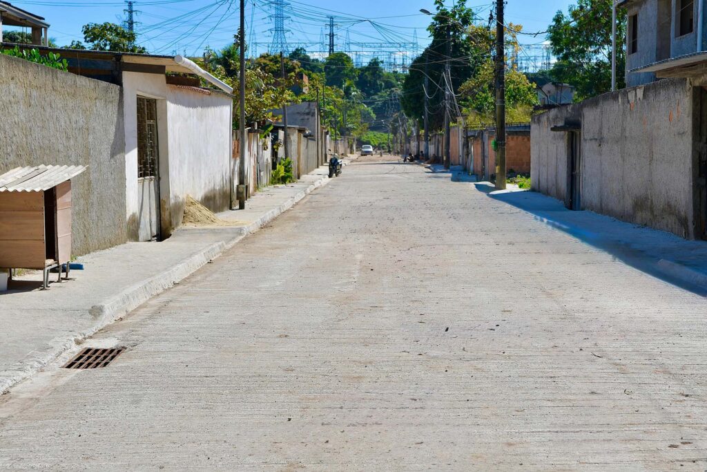 Obras de infraestrutura e pavimentação no Condomínio Novo Lar em Santa Tereza seguem avançando em Belford Roxo