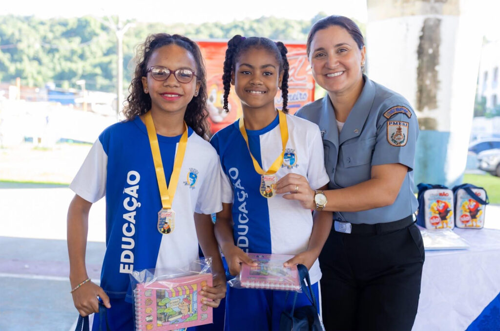 Cento e um alunos do Ciep Municipalizado Ministro Gustavo Capanema se formam em curso do Proerd