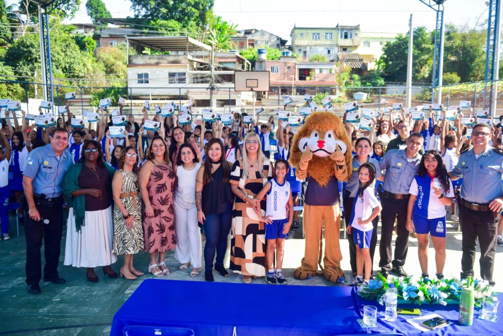 Escola José Mariano dos Passos inaugura Rampa Cultural e promove formatura do Proerd