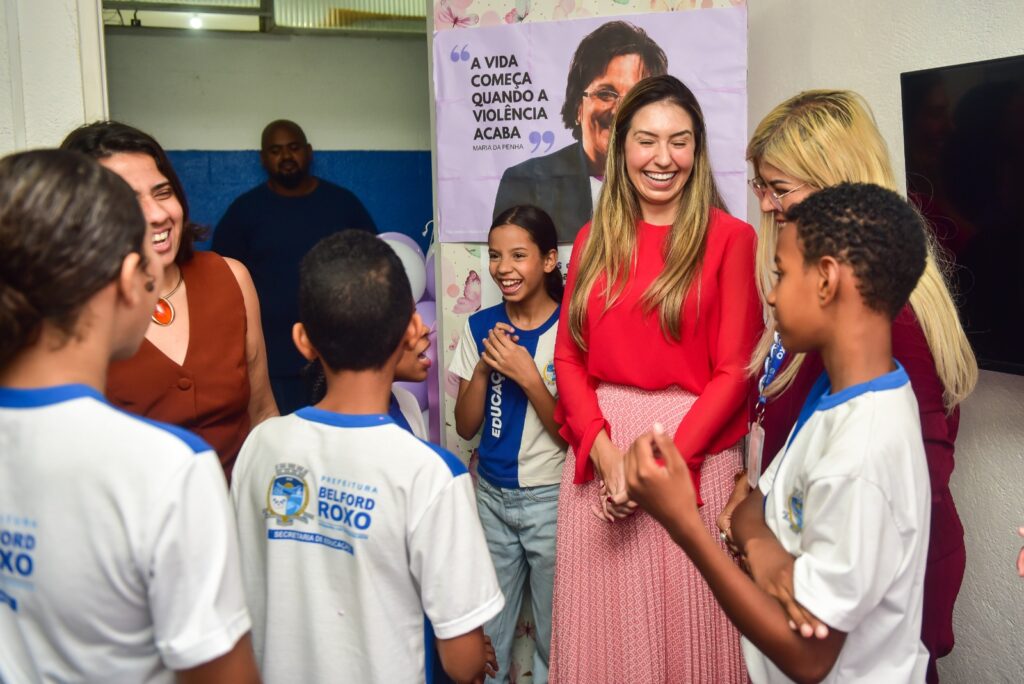 Escola Municipal Tenente Mozart Pereira recebe Programa Rio Lilás do Tribunal de Justiça do RJ de combate à violência doméstica