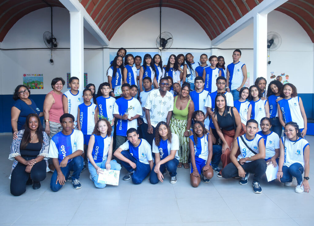 Prefeitura homenageia 10 estudantes que se destacaram no concurso ‘Um Futuro Ancestral’