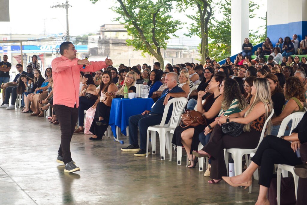 Secretarias municipais de Assistência Social e Educação promovem seminário sobre Comunicação em Belford Roxo
