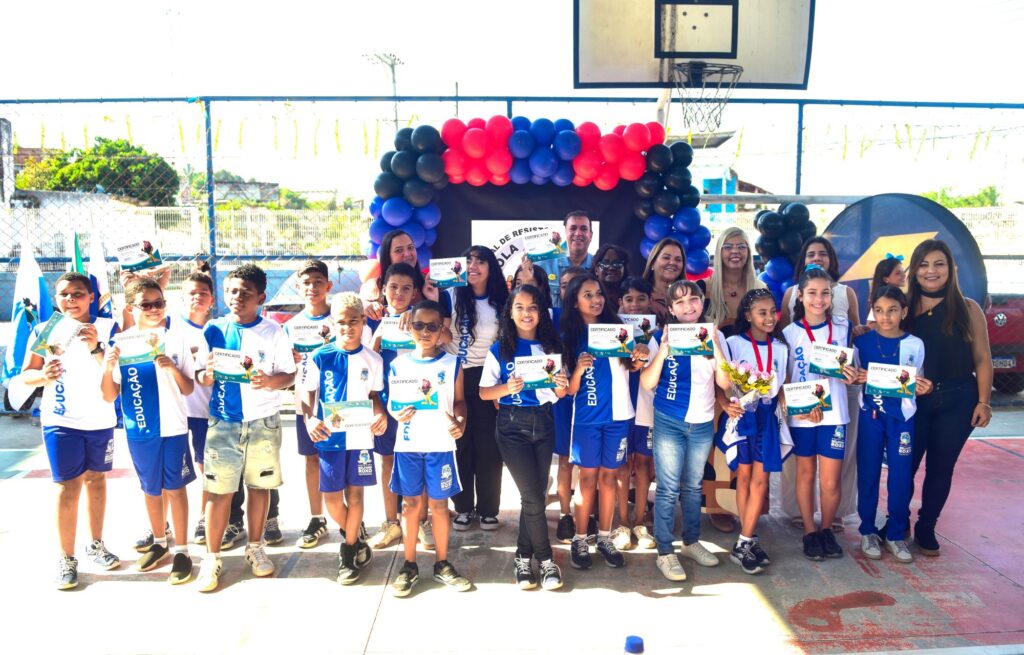 Escola José Mariano dos Passos inaugura Rampa Cultural e promove formatura do Proerd