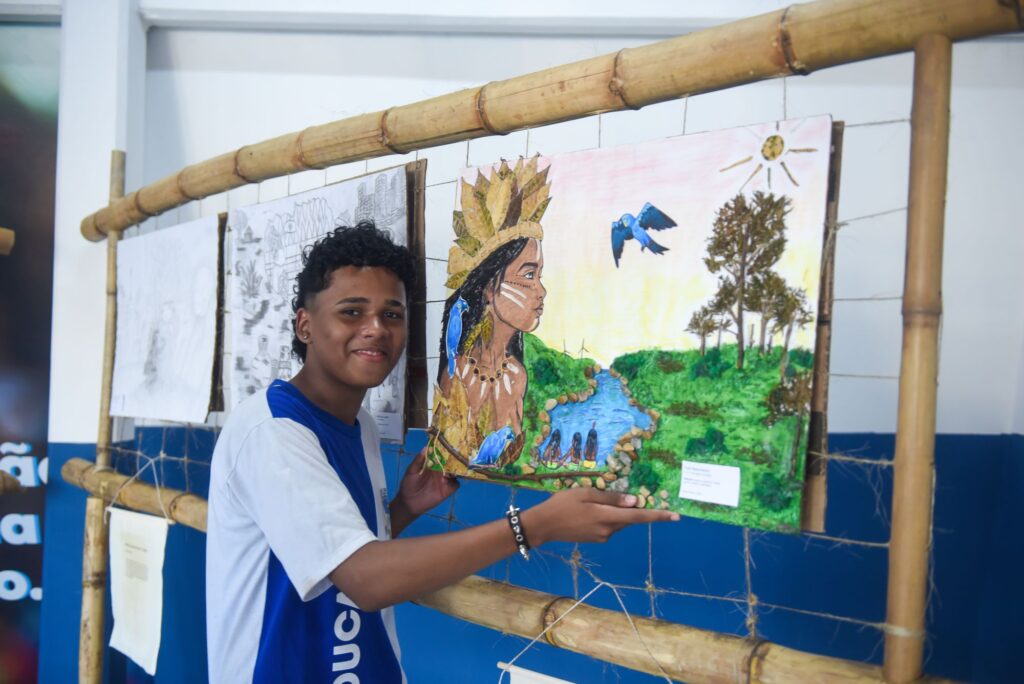 Prefeitura homenageia 10 estudantes que se destacaram no concurso ‘Um Futuro Ancestral’