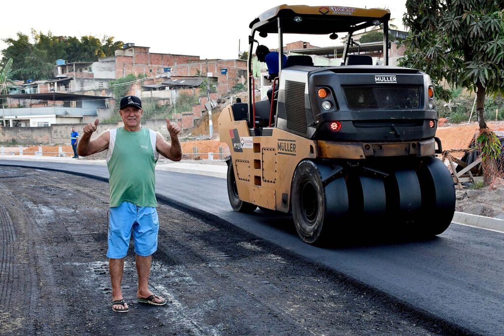 Piam e Avenida Automóvel Clube estão ficando de cara nova com obras de colocação de novo asfalto