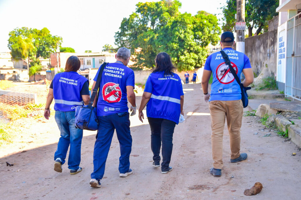 Belford Roxo realiza ação de combate a roedores e ao mosquito da dengue no Canal Maxambomba