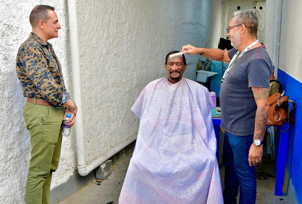 Almoço, exibição de filme e karaokê marcam Dia Nacional de Luta da População de Rua em Belford Roxo