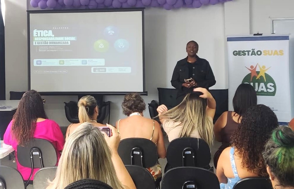 Secretaria de assistência social promove palestra sobre ética para funcionários que trabalham no atendimento ao público