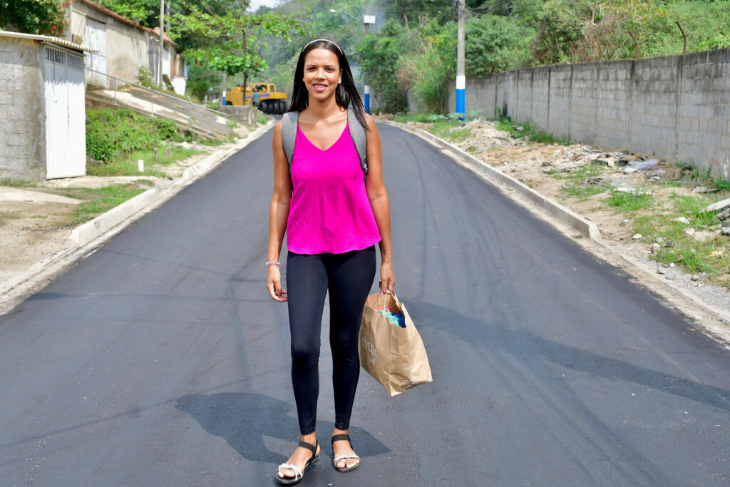 Prefeitura de Belford Roxo asfalta e revitaliza ruas do bairro Shangrilá