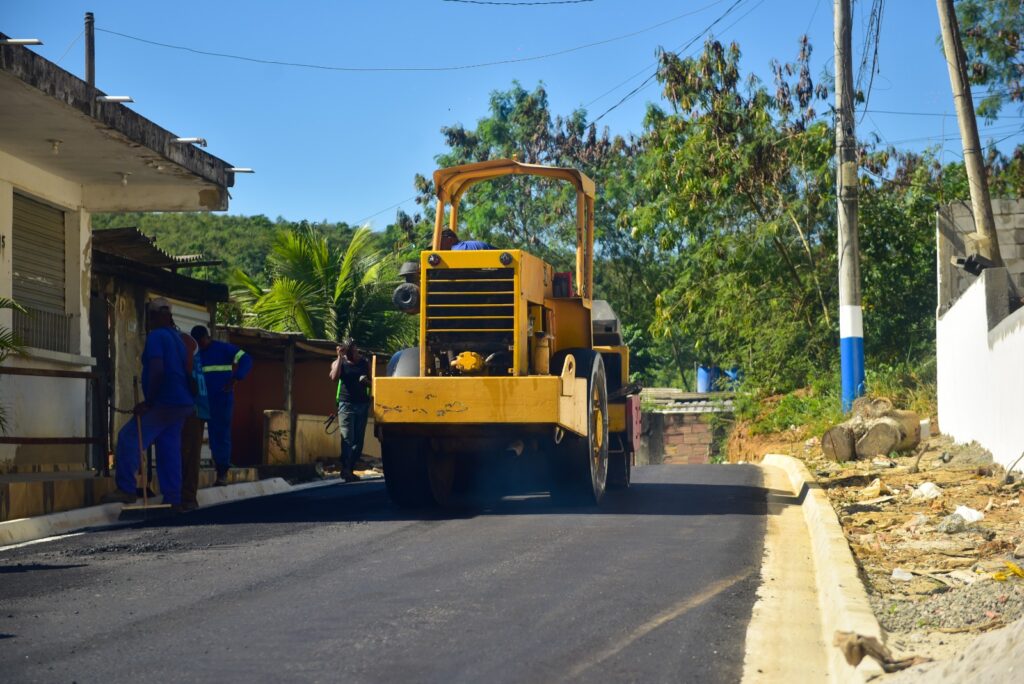 Obras da futura Creche Pequenos Heróis e da grande área de lazer de Vila Cláudia estão em ritmo acelerado