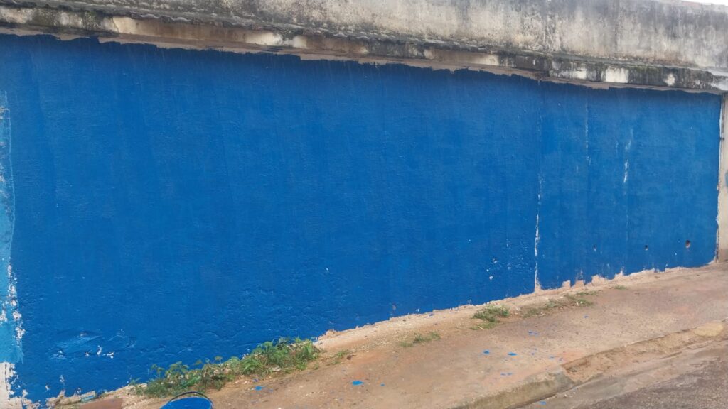 Secretaria Municipal de Transportes realiza Choque de Ordem para remoção de pichações de facções criminosas em Nova Aurora