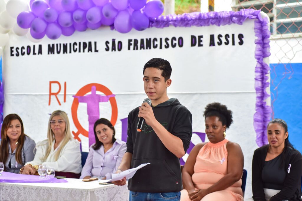 Escola Municipal São Francisco de Assis recebe mais uma edição do Programa Rio Lilás do TJ e palestra da Patrulha Maria da Penha