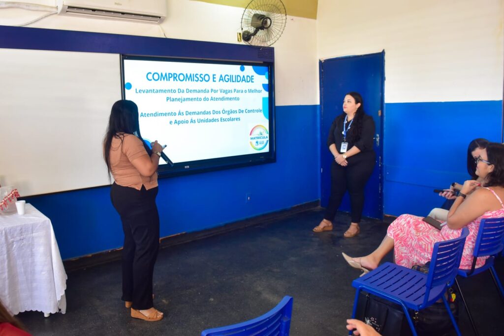 Secretaria de Educação realiza Reunião de Gestores de Creches e Escolas Municipais no Ciep Casemiro Meirelles