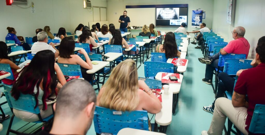 Superintendência de Odontologia promove capacitação para cirurgiões-dentistas da rede municipal de Saúde