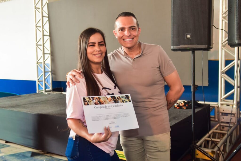 Secretaria de Assistência Social e Cidadania realiza formatura de 485 alunos dos Cursos de Qualificação Profissional dos CRAS