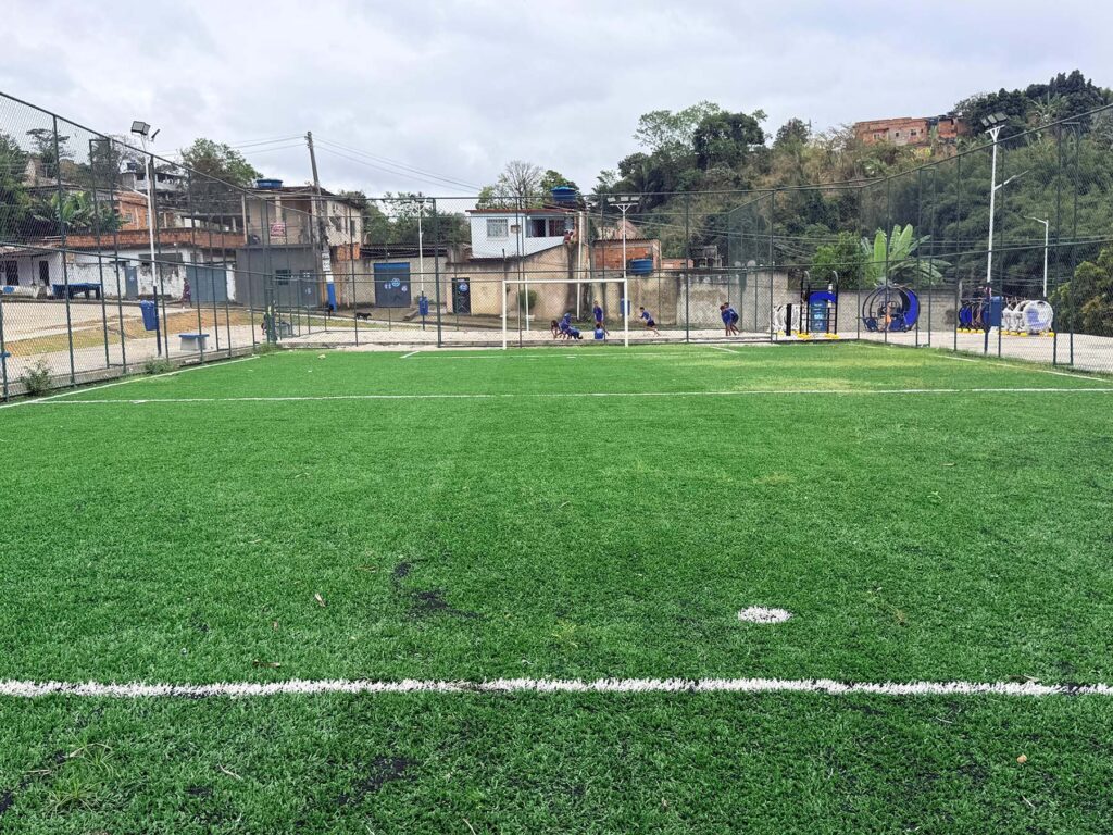 Inauguração da Creche Pequenos Heróis Vila Cláudia, entrega de ruas asfaltadas, praça e campo de grama sintética