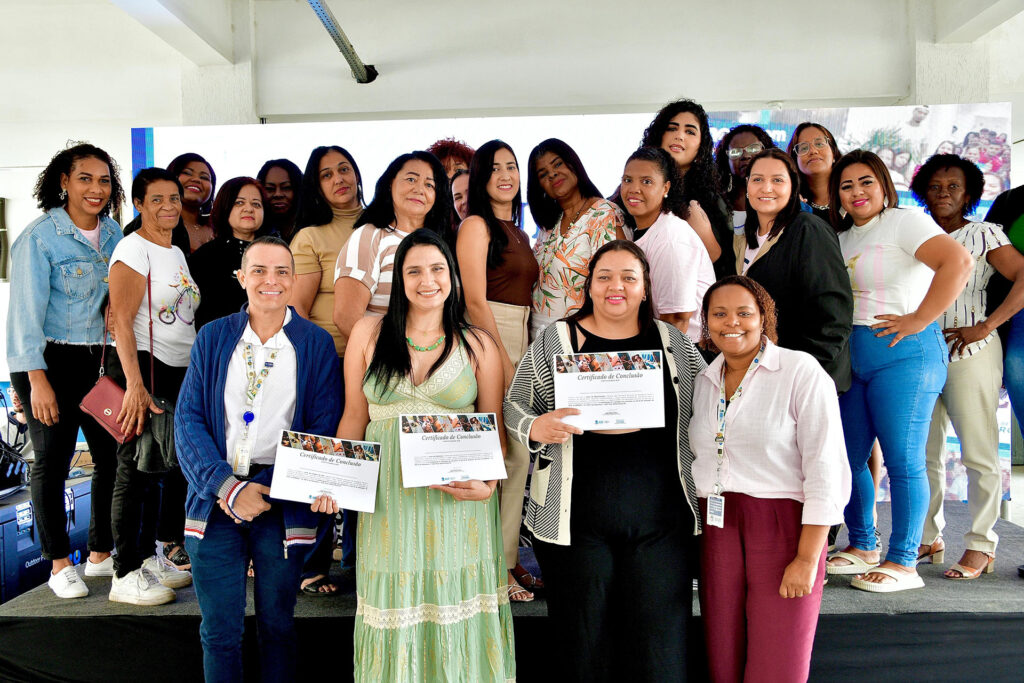Secretaria de Assistência Social realiza formatura de 349 alunos dos Cursos de Geração de Renda e Inclusão Produtiva em Belford Roxo