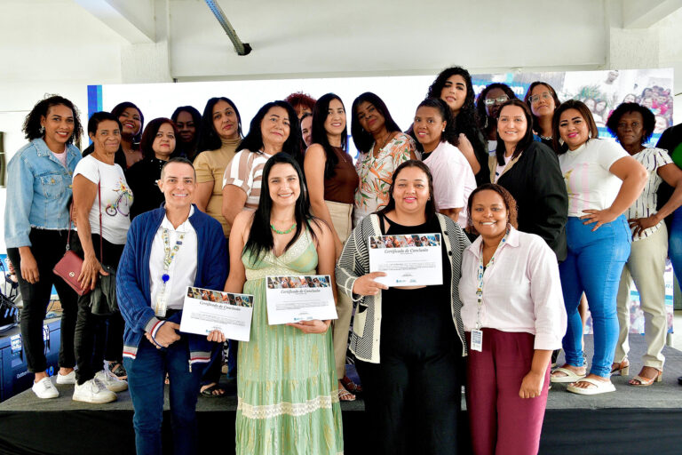 Secretaria de Assistência Social realiza formatura de 349 alunos dos Cursos de Geração de Renda e Inclusão Produtiva em Belford Roxo