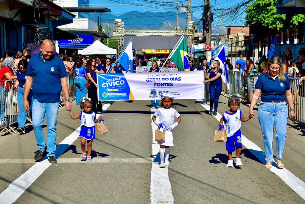 Quarto dia de desfile em Heliópolis reúne três mil alunos