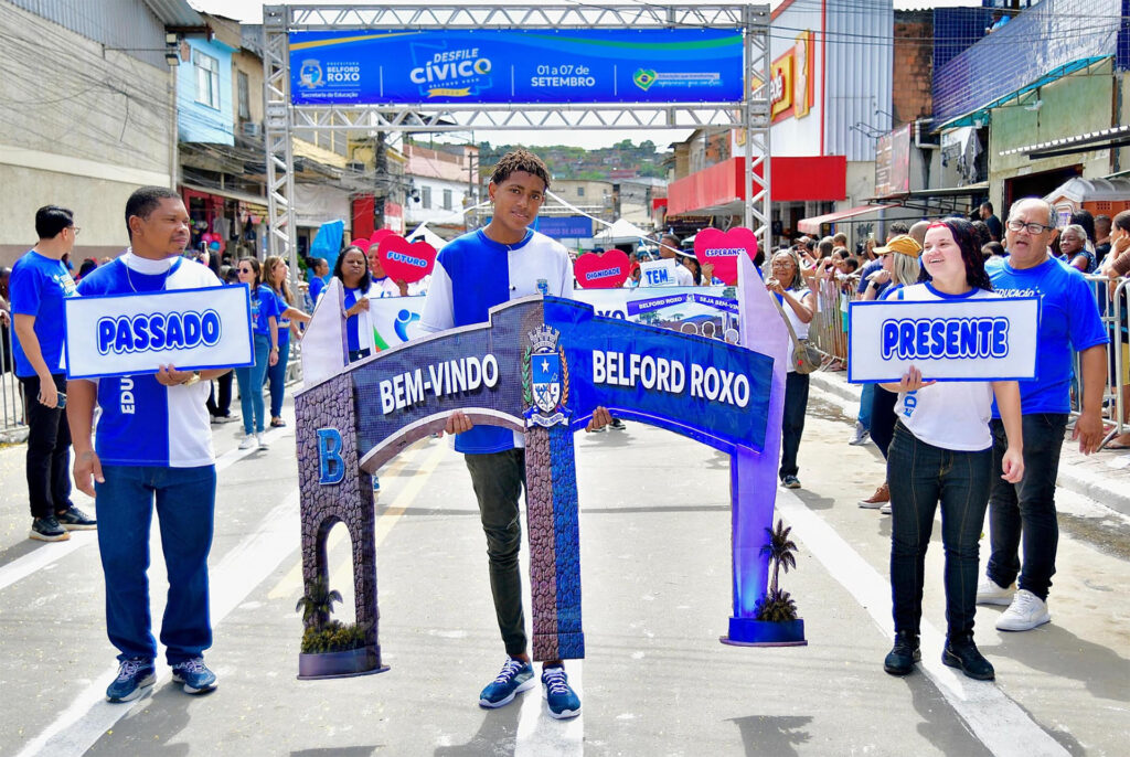 Desfile cívico em Nova Aurora reúne 18 unidade de educação