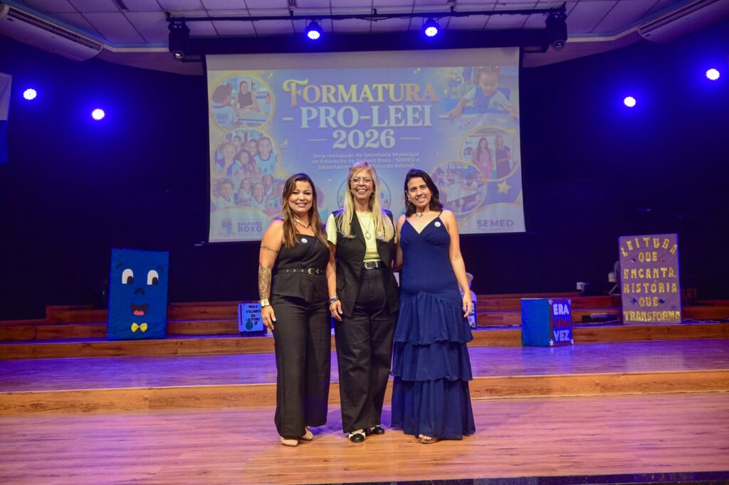 Secretaria Municipal de Educação realiza cerimônia de formatura de 378 professores do ProLEEI em Belford Roxo