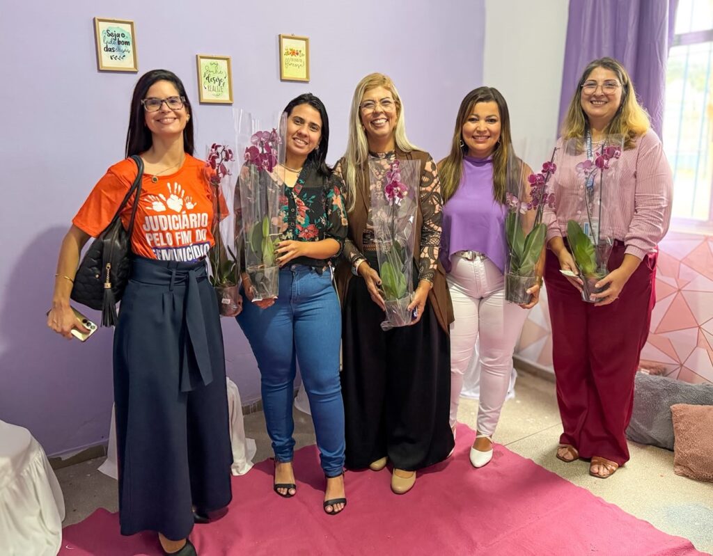 Escola Municipal Nossa Senhora de Fátima e Ciep Vinícius de Moraes recebem o Programa Rio Lilás do TJ/RJ de prevenção à violência doméstica e contra a mulher