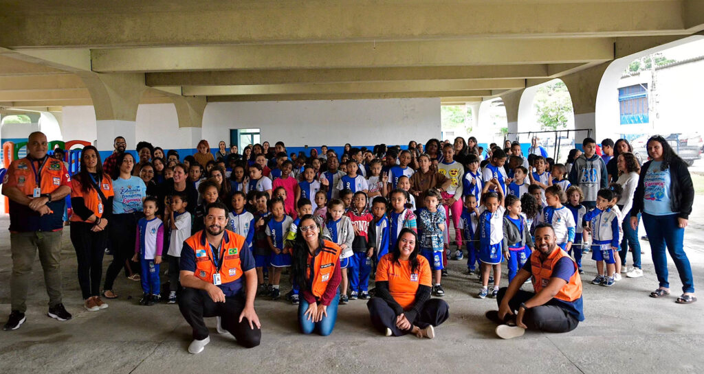 Defesa Civil de Belford Roxo realiza exercício simulado de evacuação no CIEP Municipalizado 074 Casemiro Meirelles