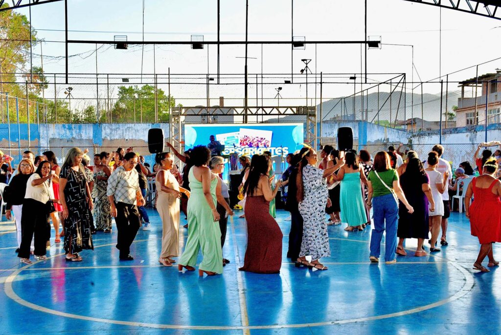 Animação e Glamour marcam 12ª edição do Baile da Melhor Idade em Belford Roxo