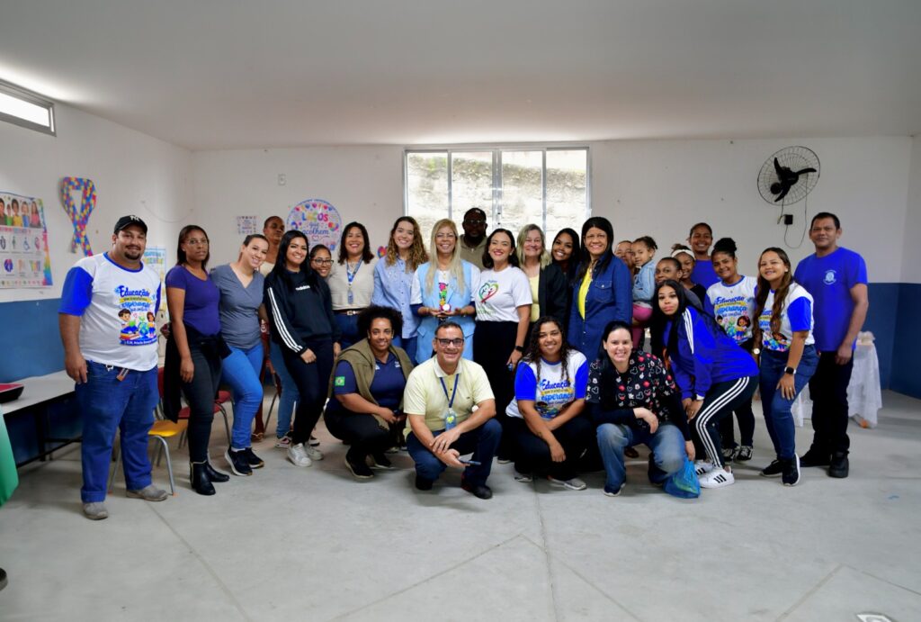 Escola Municipal Priscila Bouças Villanova recebe projeto ‘Laços Que Acolhem’ da Secretaria de Educação