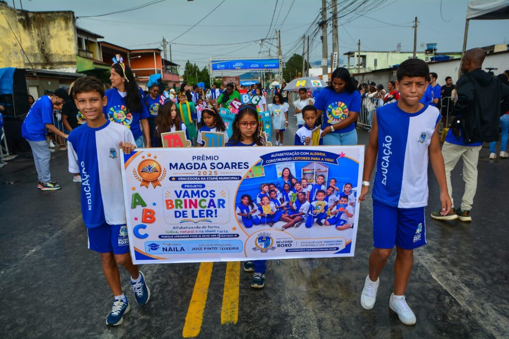 Belford Roxo encerra Desfiles Cívicos de 2026 com 1.752 alunos e 15 escolas no Sargento Roncalli