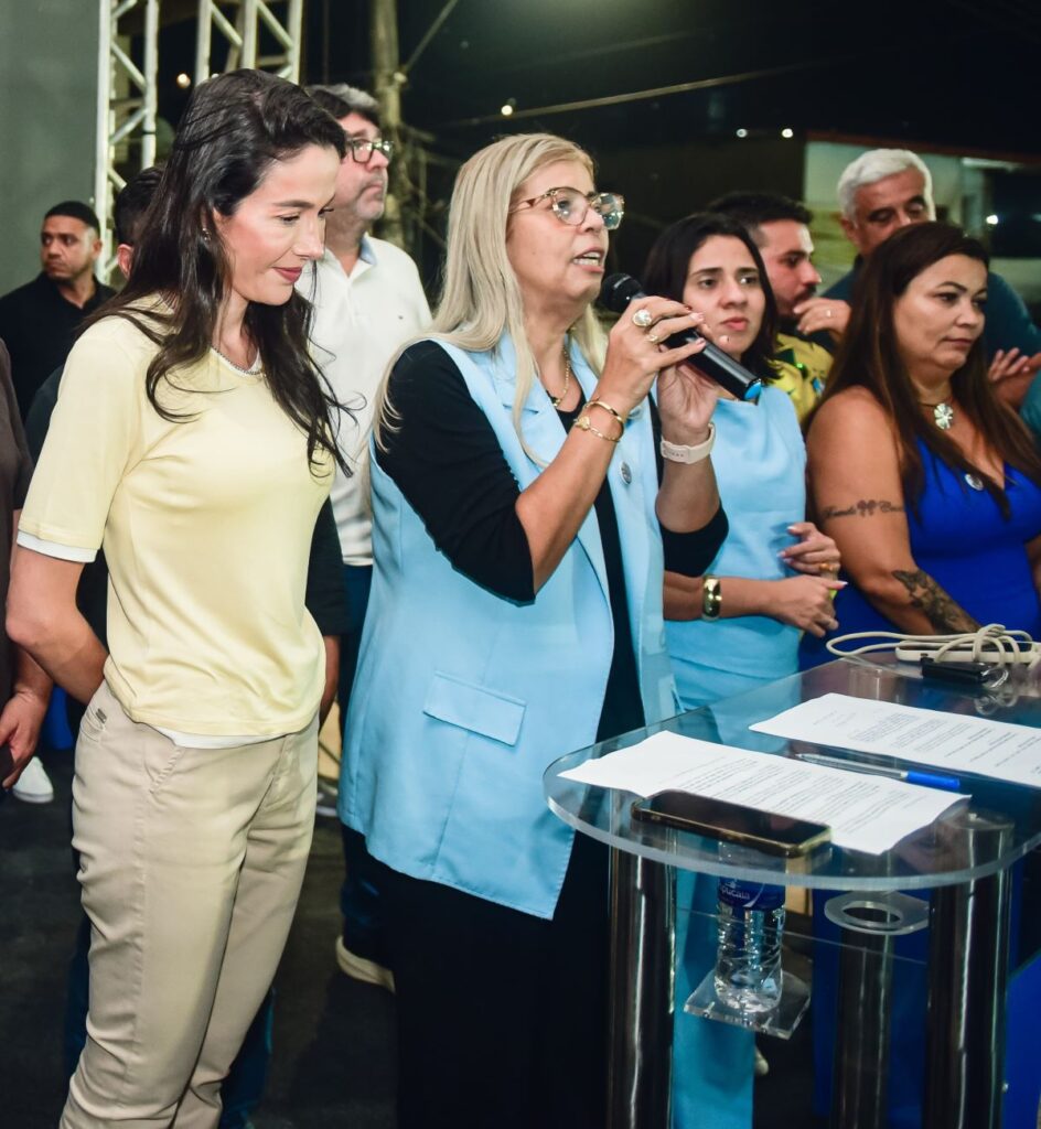 Prefeita Mariana Canella inaugura Creche Pequenos Heróis, campo, praça e a primeira etapa de pavimentação de ruas em Vila Cláudia