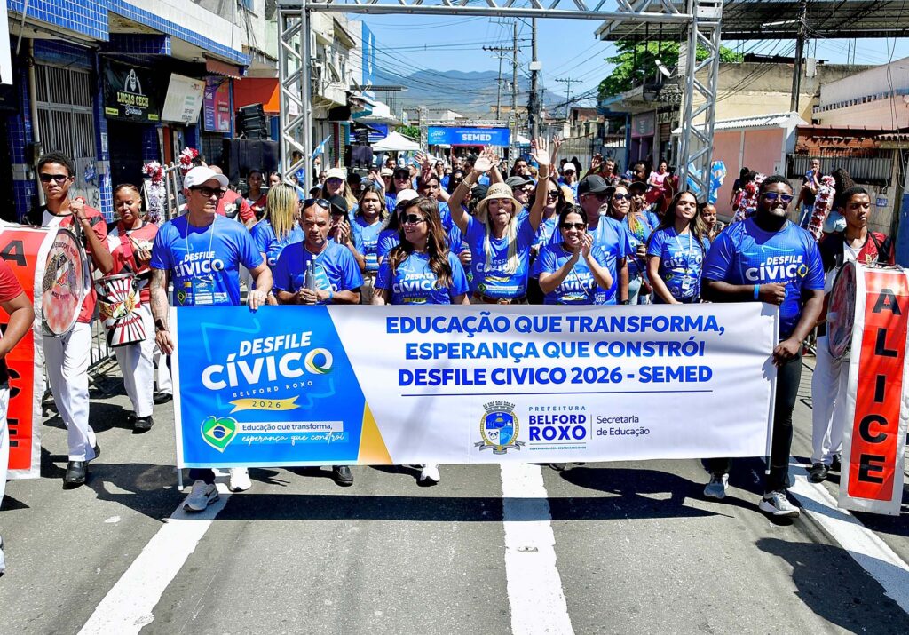 Quarto dia de desfile em Heliópolis reúne três mil alunos
